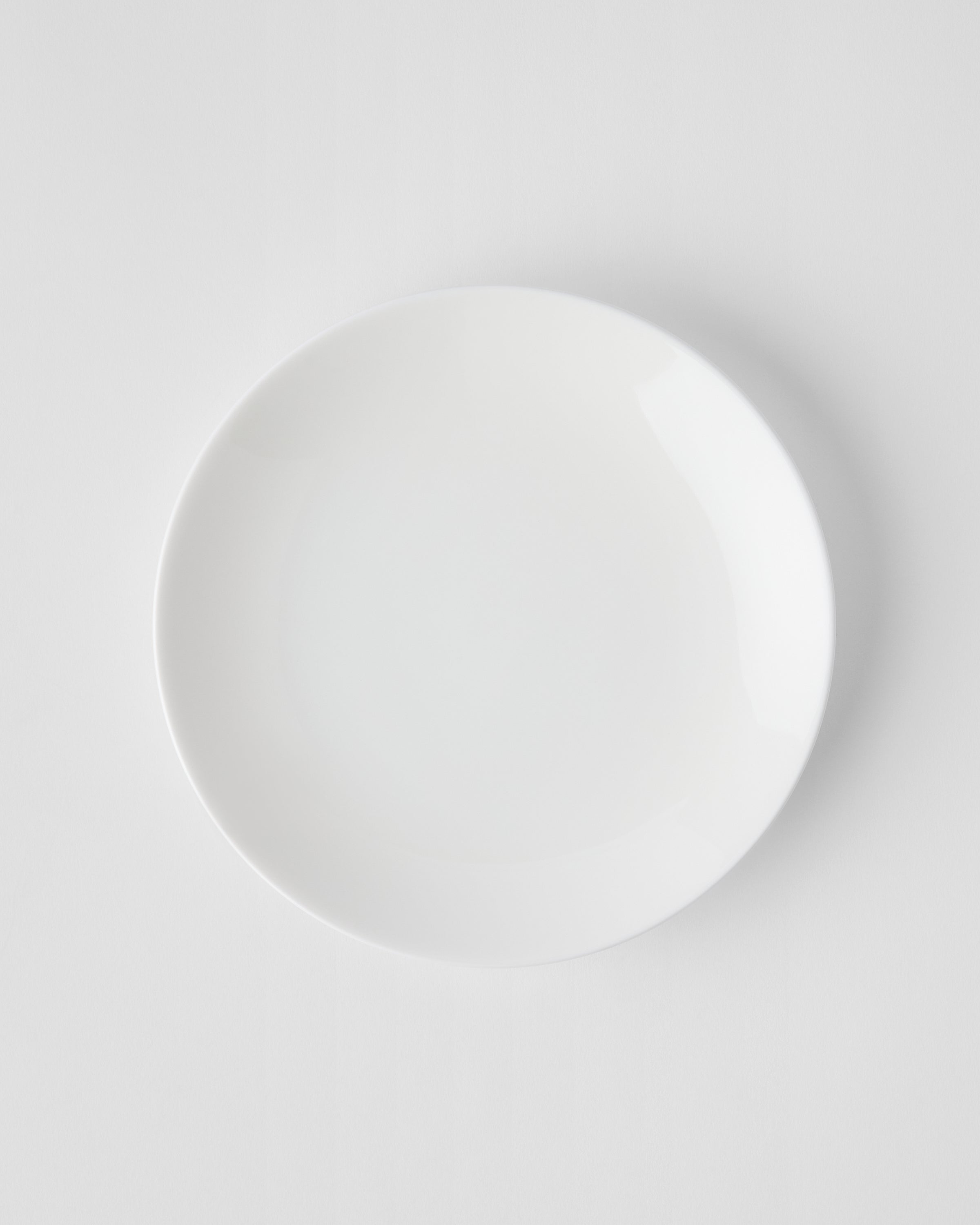 Kärnvit, Tallrik 18 cm