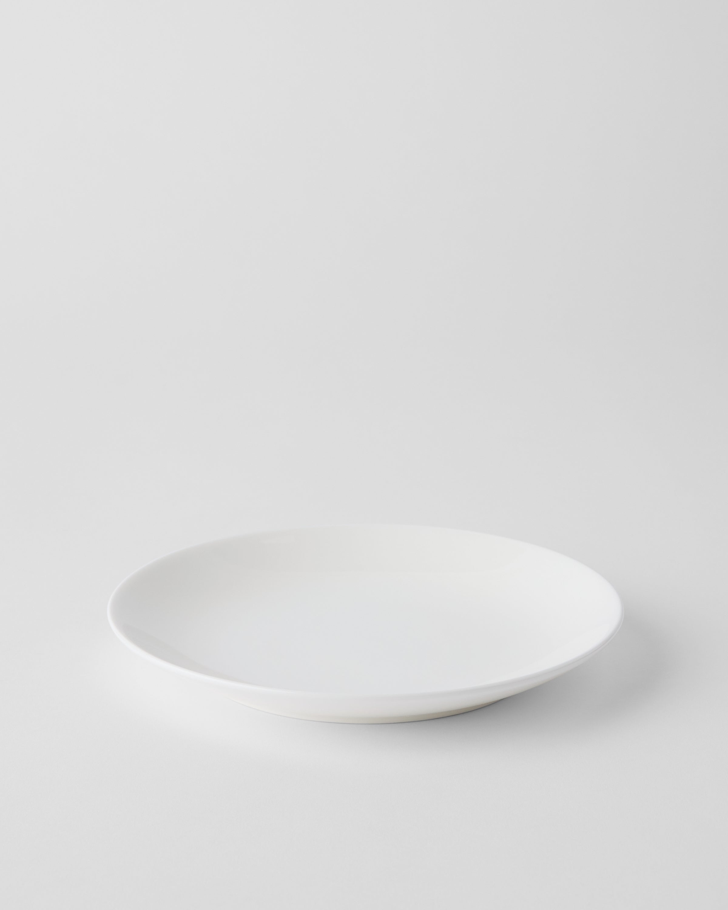 Kärnvit, Tallrik 18 cm