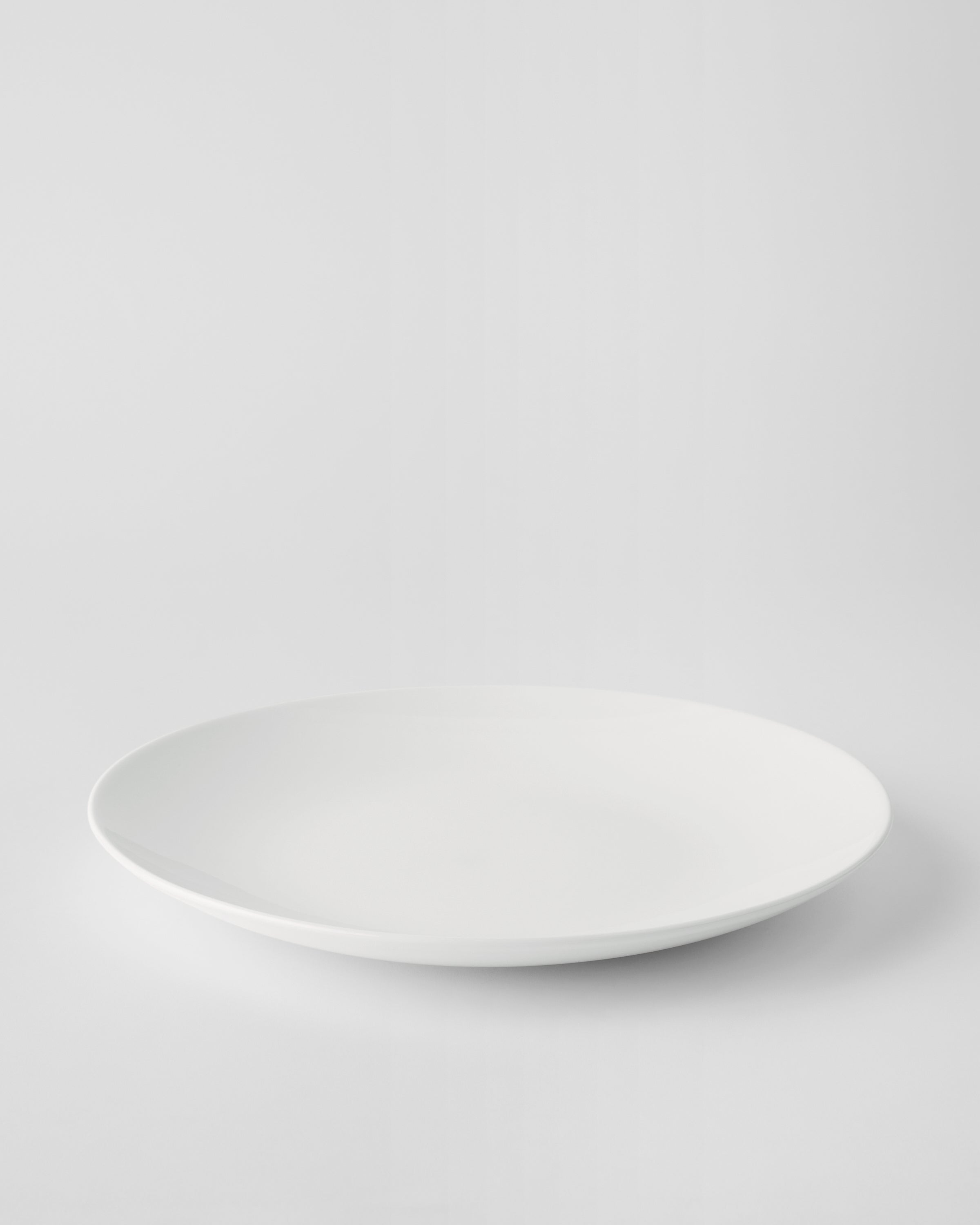 Kärnvit, Tallrik 28 cm