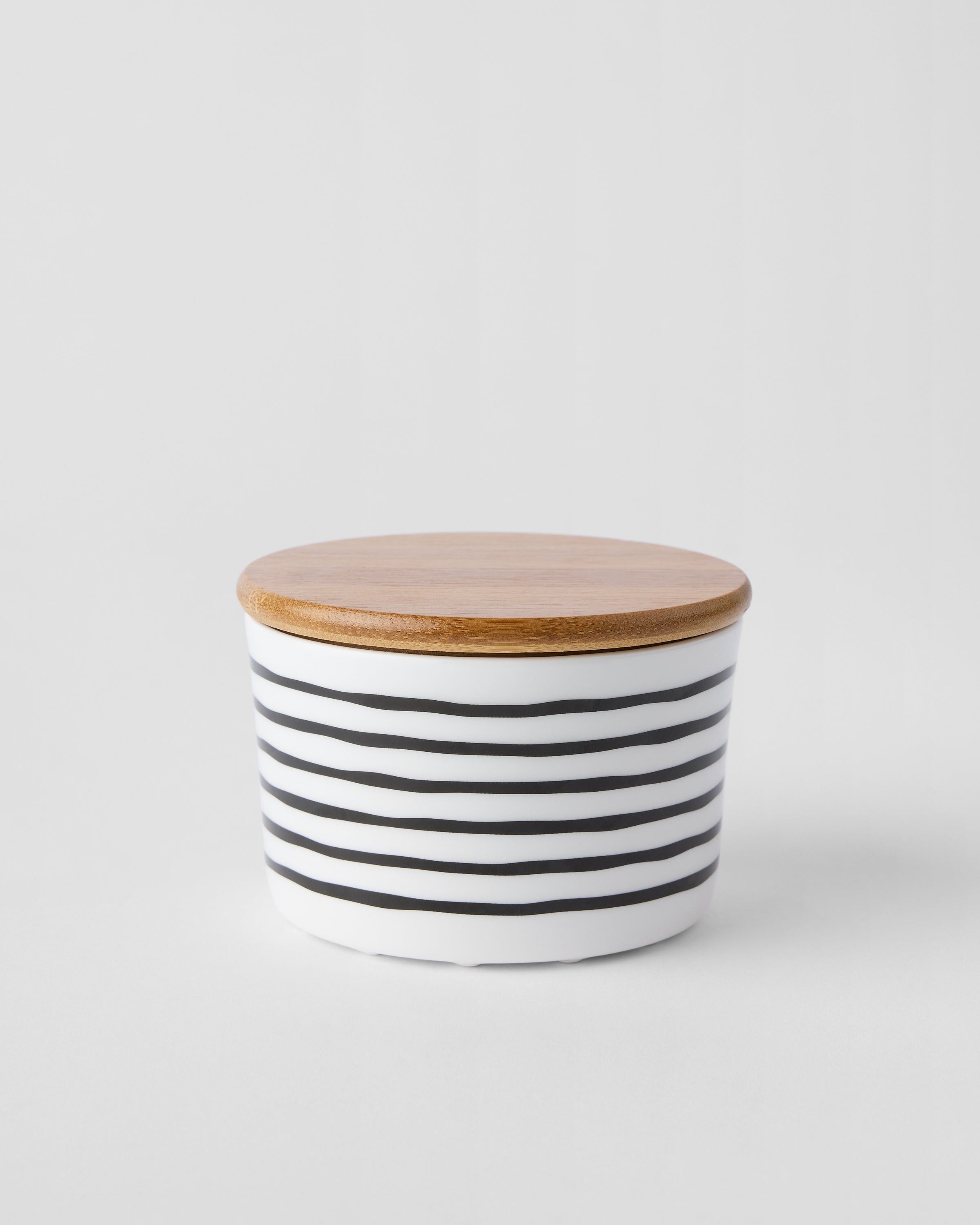 Svart Sixten, Burk 10 cm, rak med lock