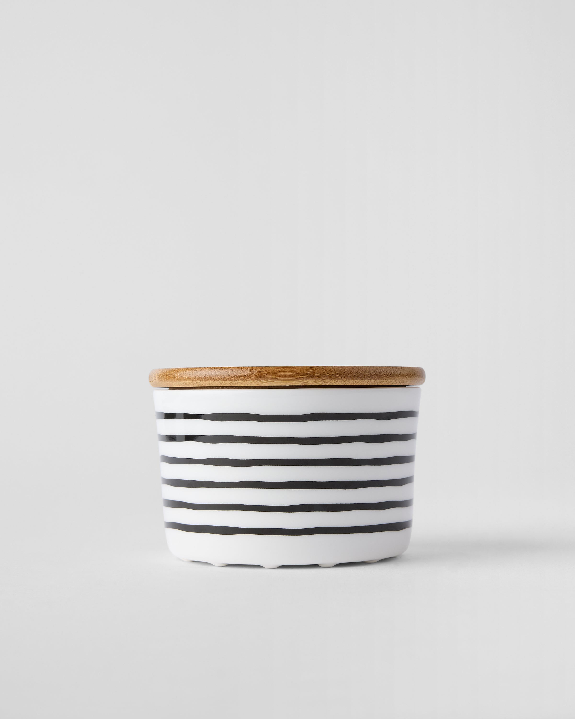 Svart Sixten, Burk 10 cm, rak med lock