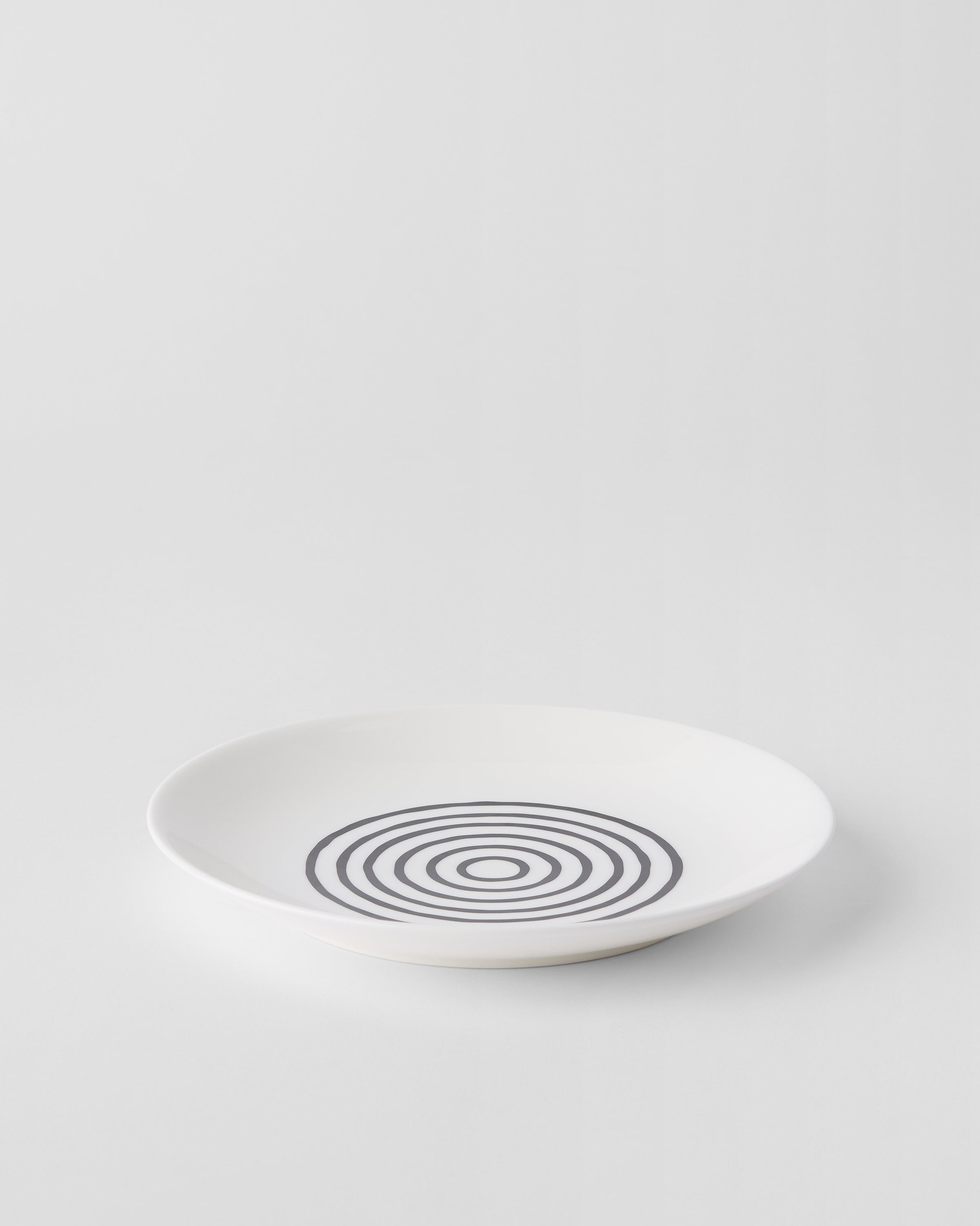 Svart Sixten Cirklar, Tallrik 18 cm