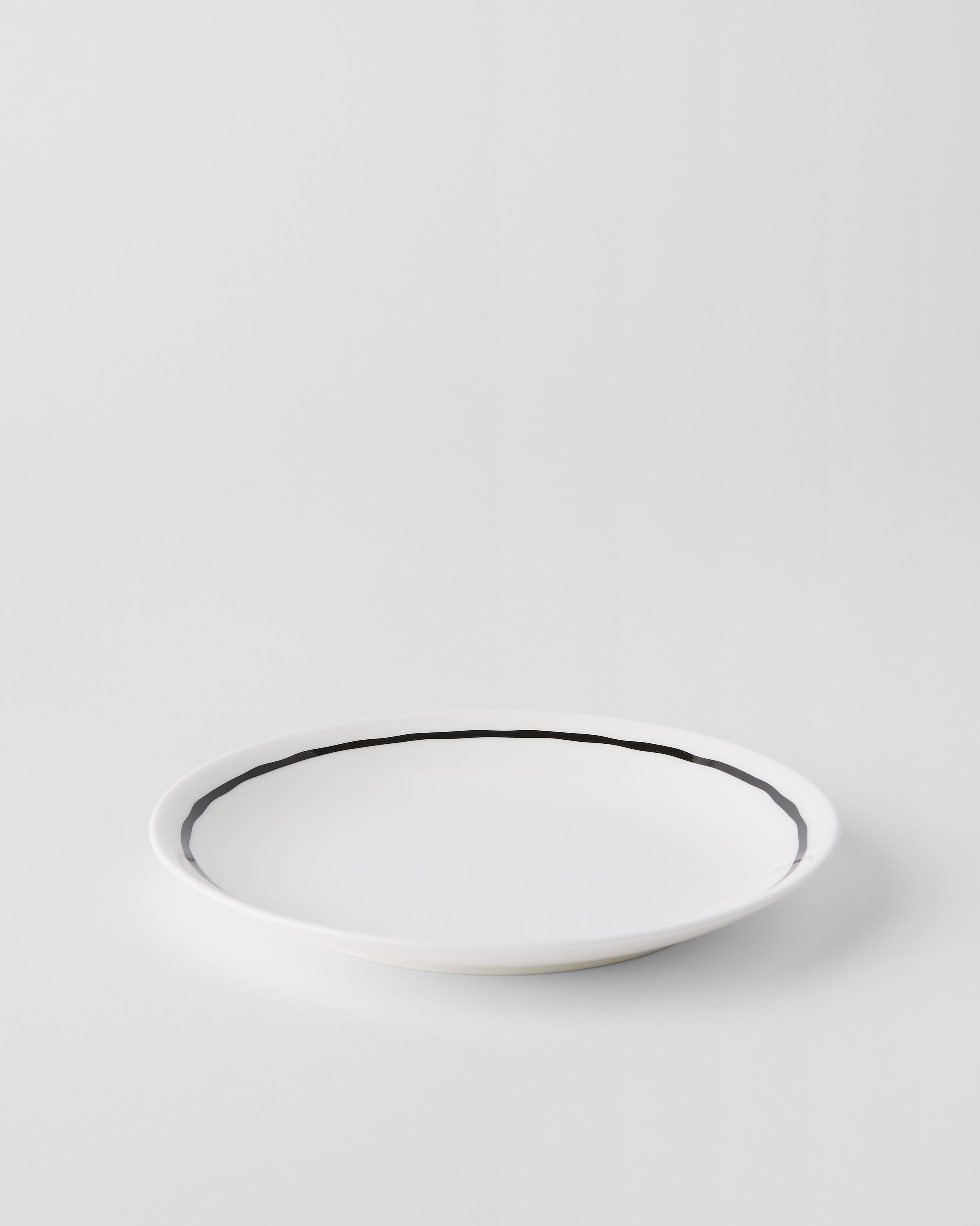 Svart Sixten Linje, Tallrik 18 cm