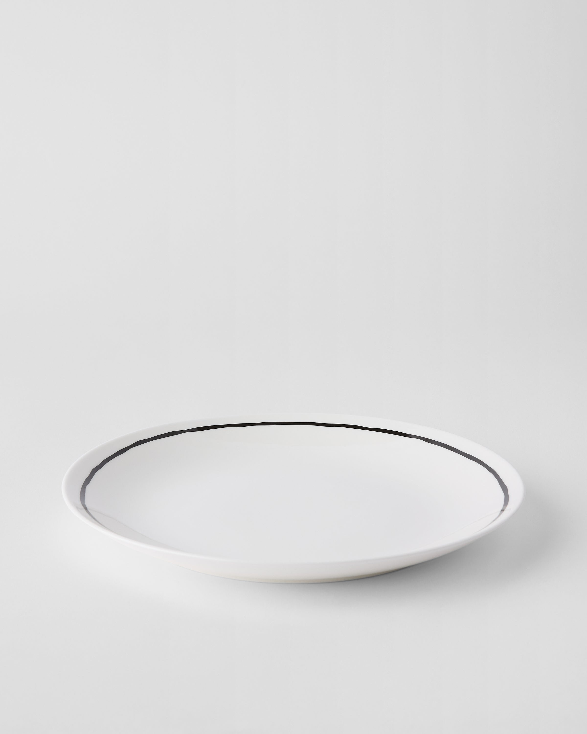 Svart Sixten Linje, Tallrik 24 cm